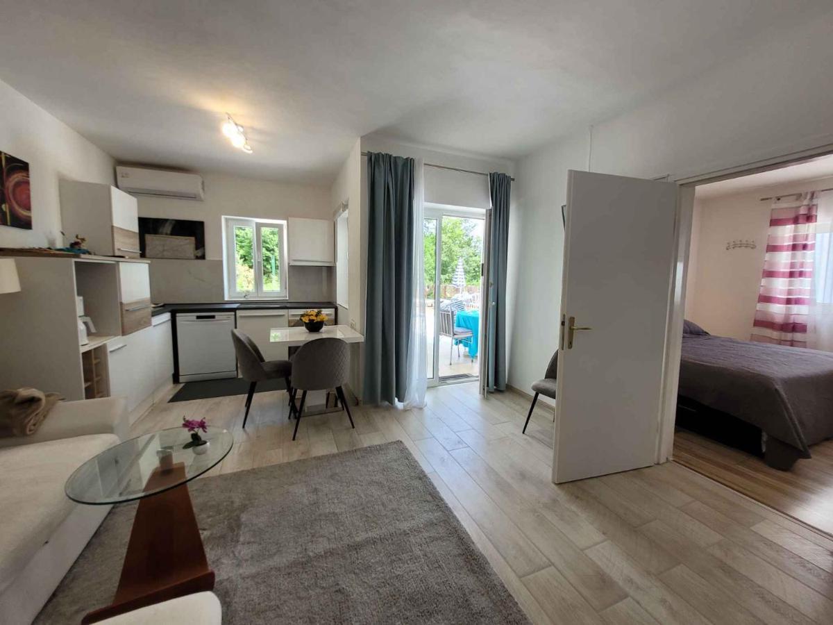Apartment In Liganj 35613 Lovran Eksteriør bilde